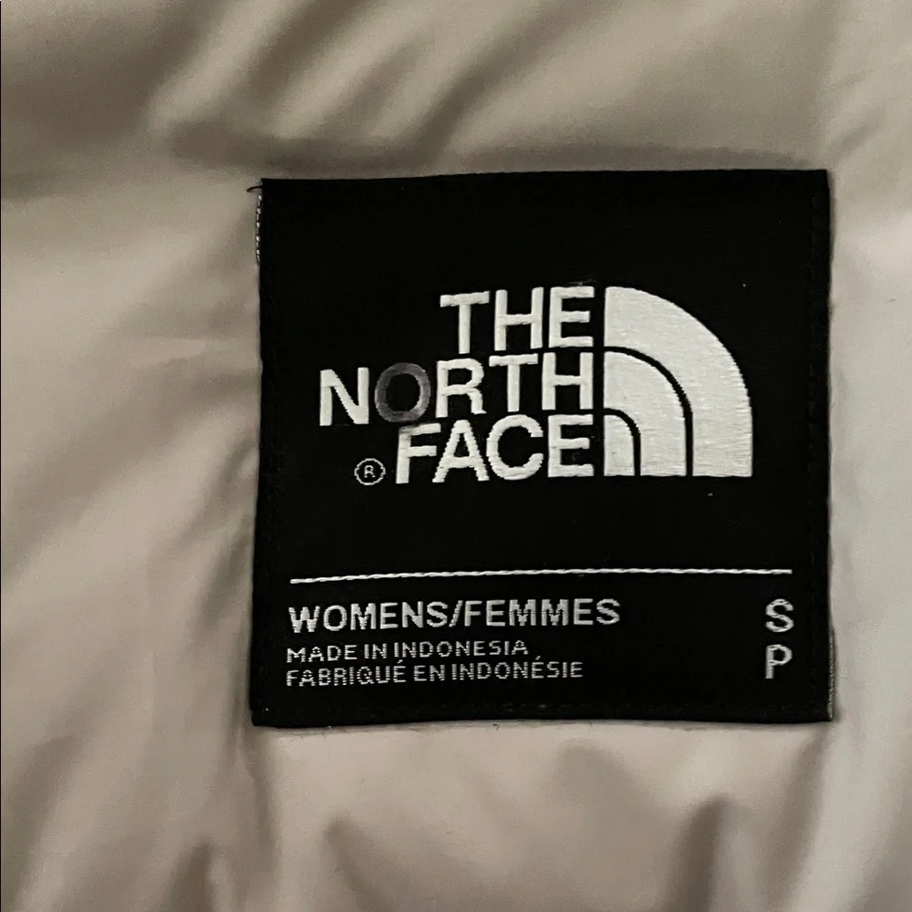 The North Face Women's Off-White Ski Jacket - Picture 5 of 7